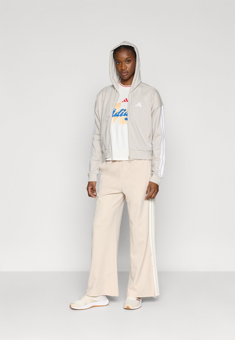 Толстовка Adidas Sportswear ESSENTIALS 3 STRIPES FULL ZIP HOODIE, Beige/White/Beige — фото 2