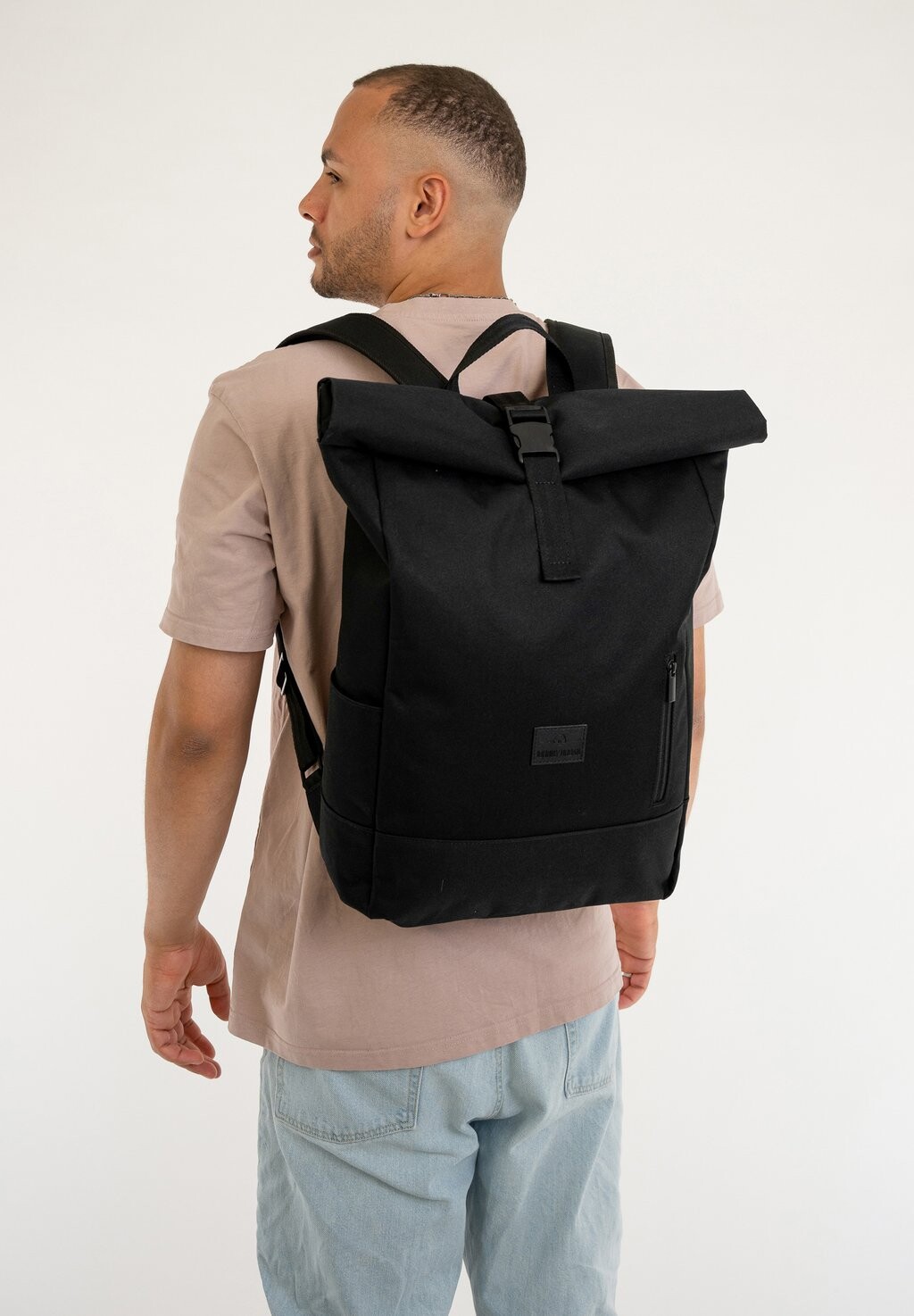 

Рюкзак ROBIN LARGE Johnny Urban, цвет black