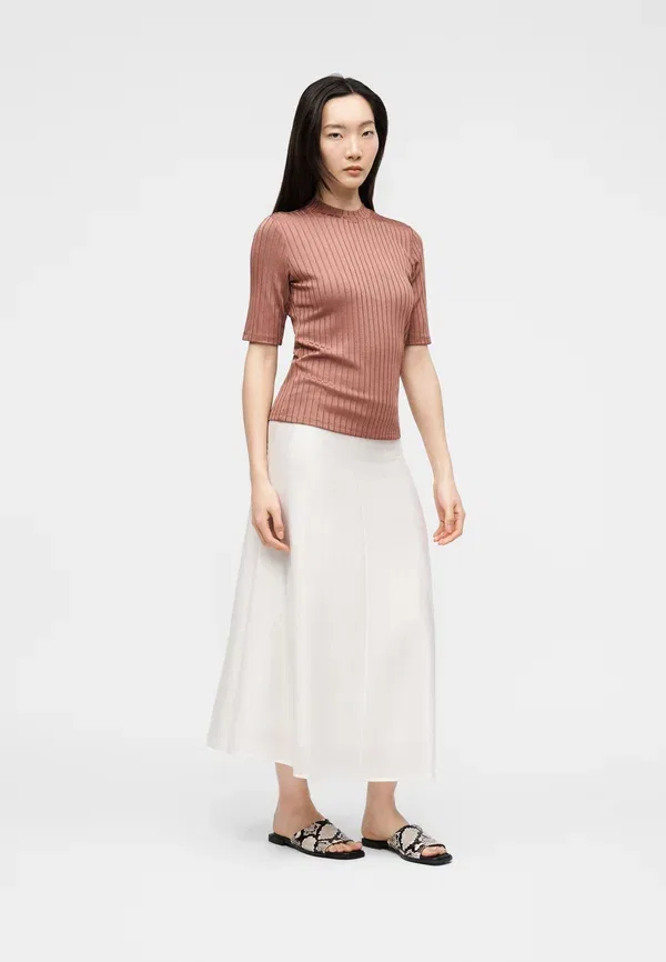 Футболка базовая Calvin Klein, цвет сиерра браун — фото 2