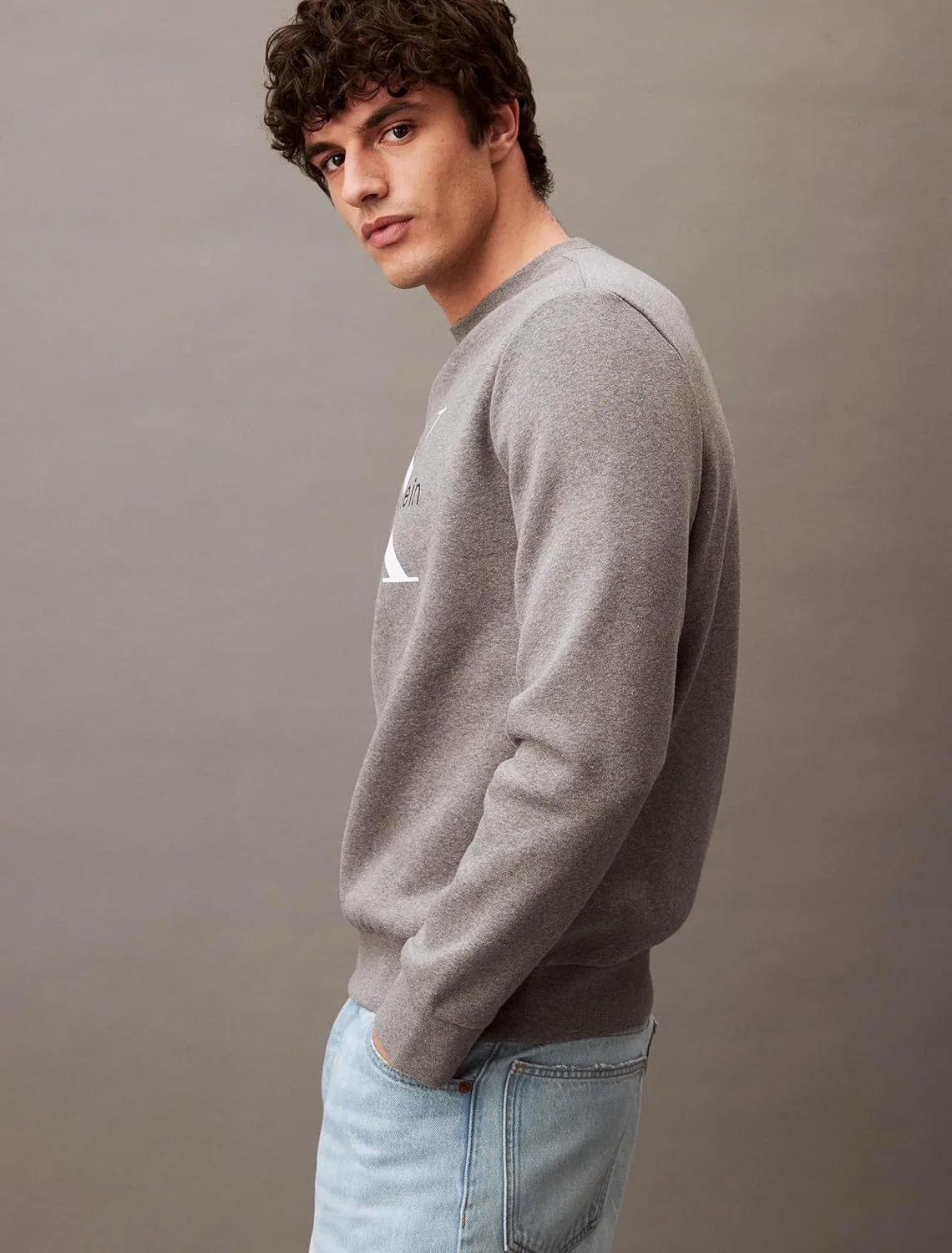 Мужская толстовка Calvin Klein с монограммой и круглым вырезом — фото 4