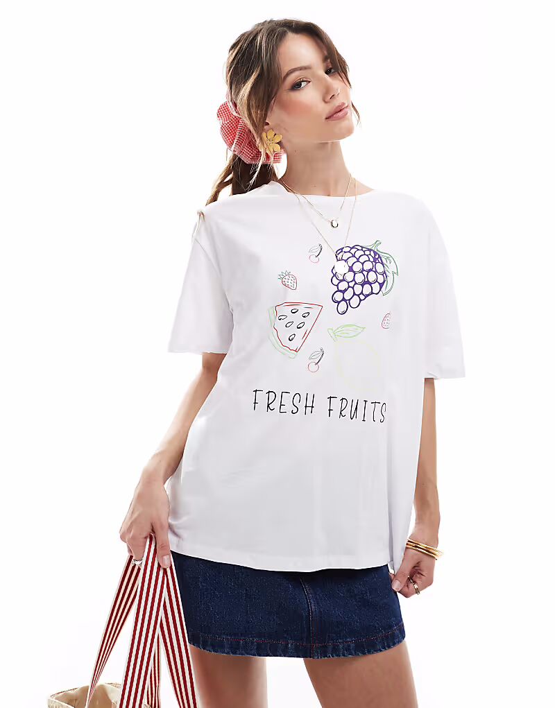

Футболка Pieces oversize с изображением свежих фруктов белого цвета