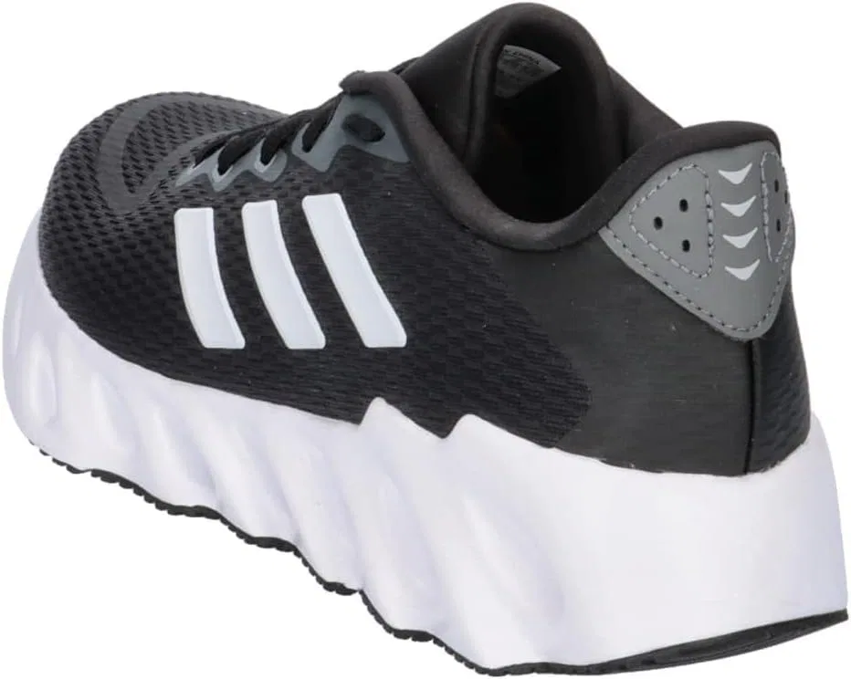 Мужские беговые кроссовки Adidas Switch FWD, Core Black Cloud White Halo Silver — фото 4