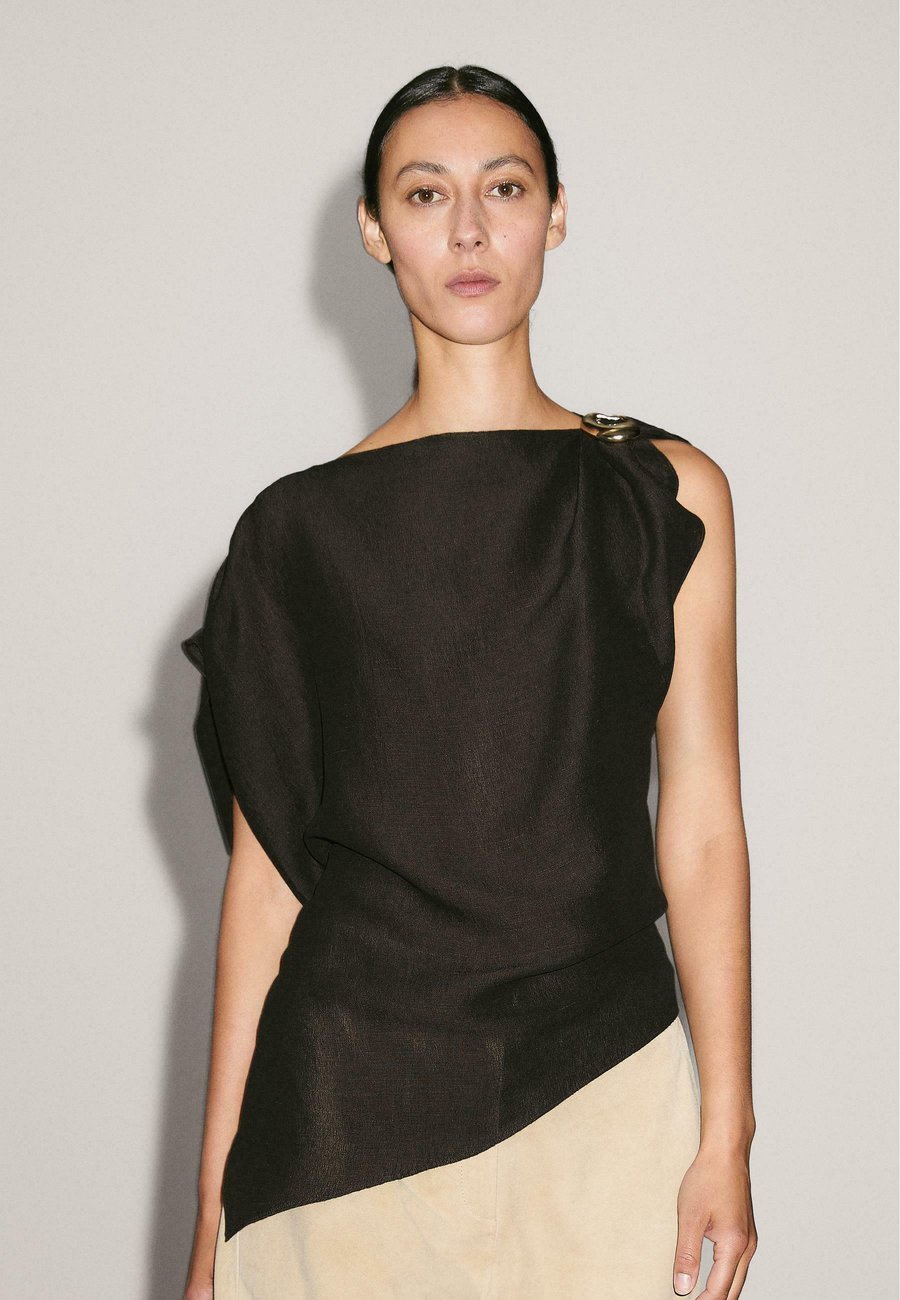 

Блуза Massimo Dutti GARMENT WITH BROOCH DETAIL, Dark Brown