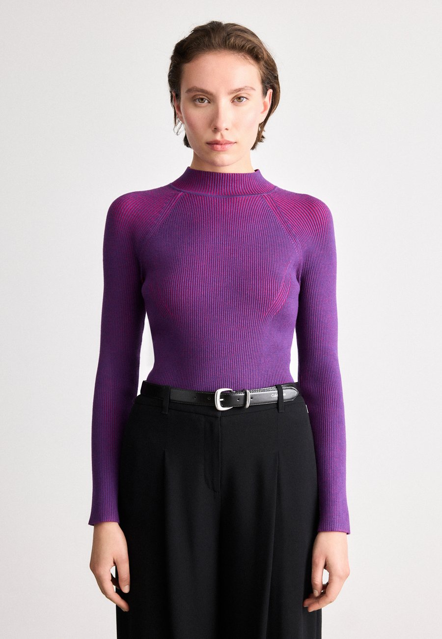 

Джемпер Calvin Klein Jeans SNOWY PLAITED LONG SLEEVE , Acai/Purple/Purple