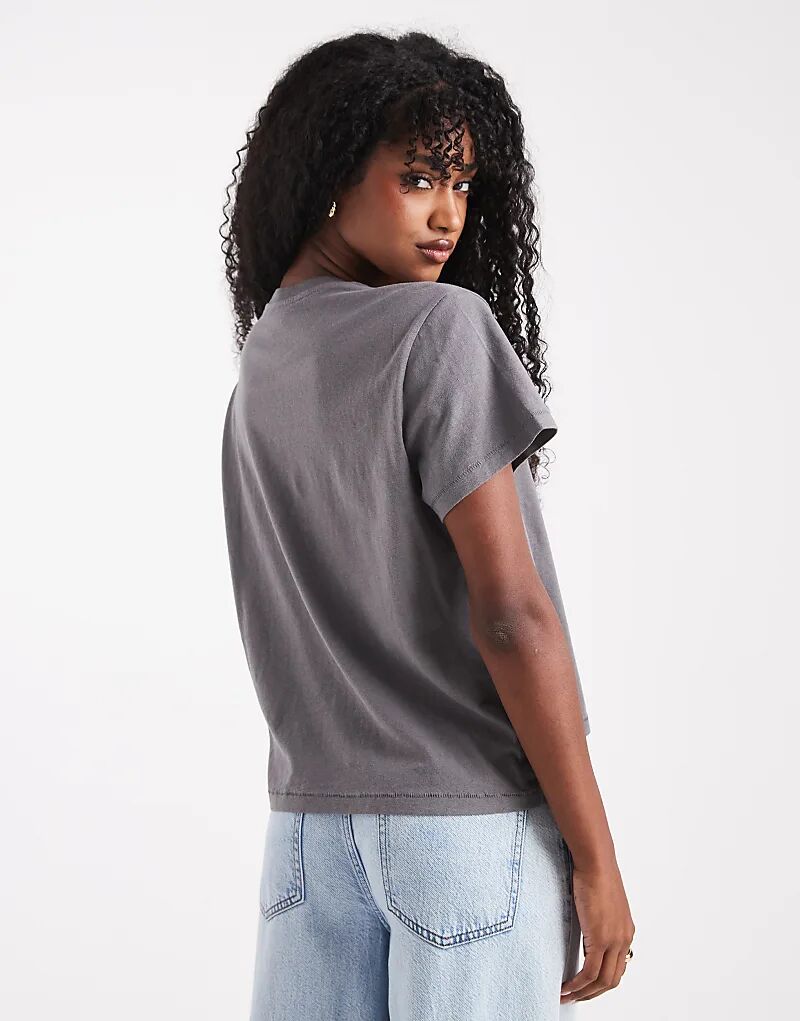 Классическая футболка с логотипом Levi's серого цвета — фото 4