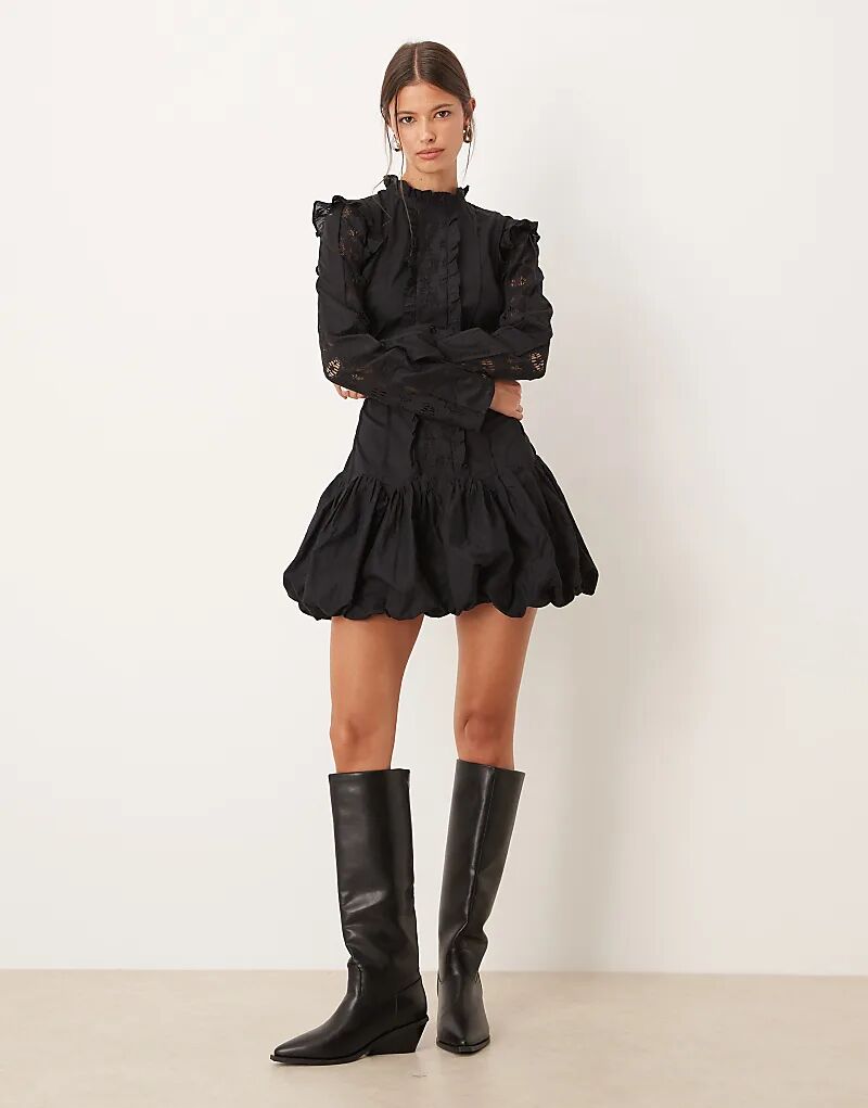 

Мини-платье ASOS DESIGN с высоким воротом, заниженной талией, оборками и юбкой-фонариком черного цвета