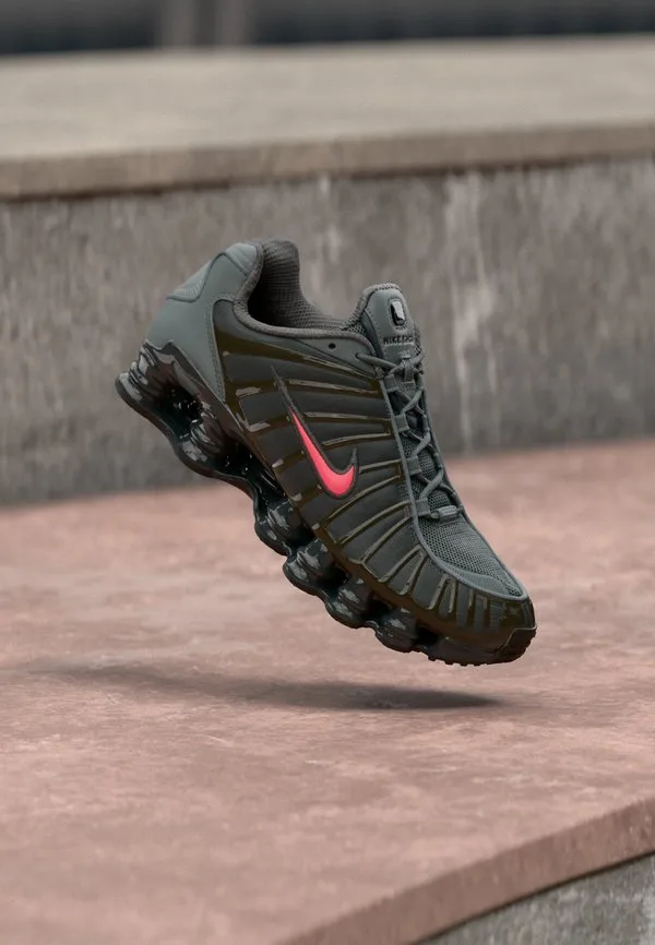 Кроссовки shox tl se tech Nike Sportswear, Smoke Grey/Bright Crimson/Med Ash/Anthracite/Black