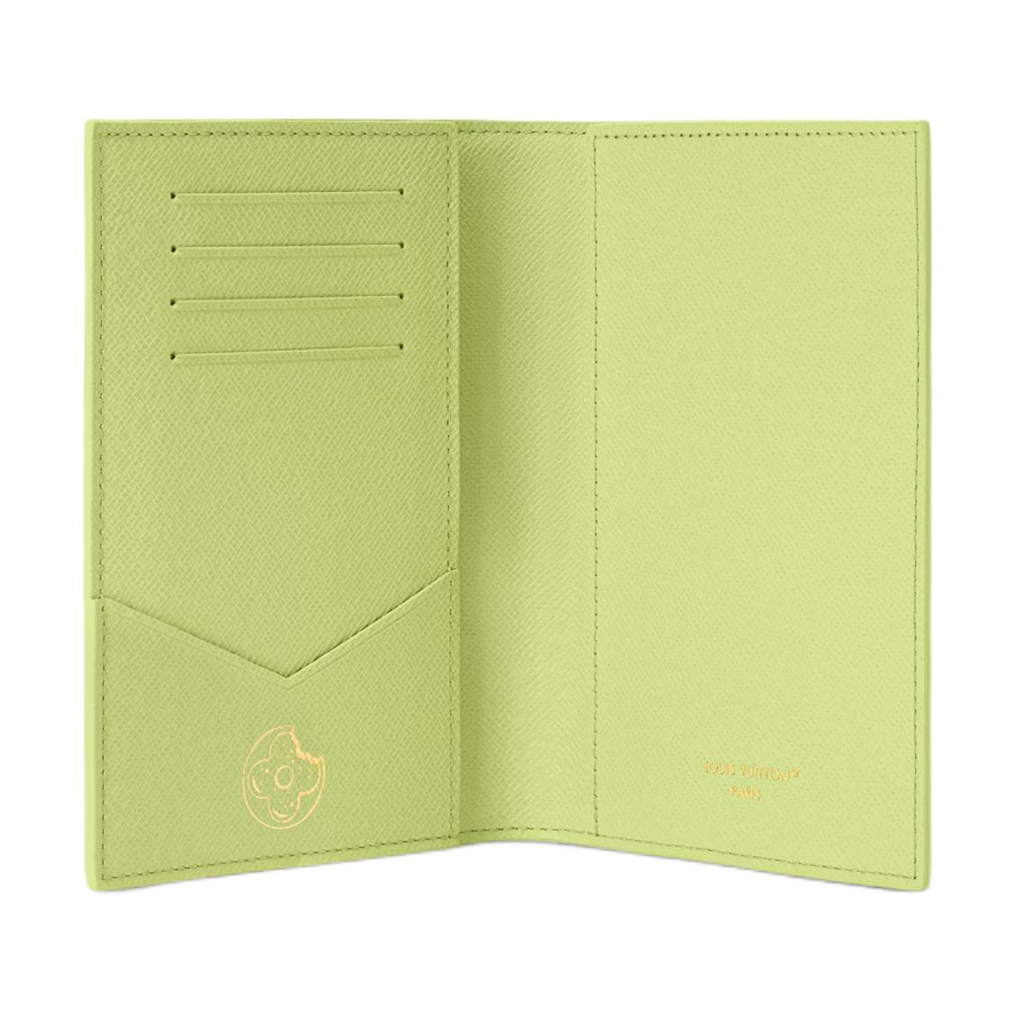 LOUIS VUITTON Обложка для паспорта из искусственной кожи и покрытого холста Men's Pistachios Green — фото 4