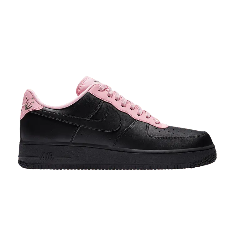 

Кроссовки Nike Air Force 1 '07 LV8 'Black Pink Quilted Heel', черный