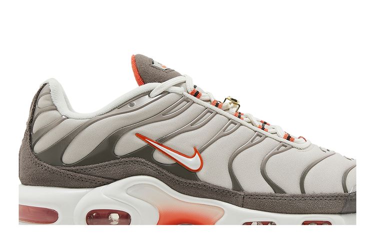 Кроссовки Air Max Plus 'First Use', коричневый — фото 2