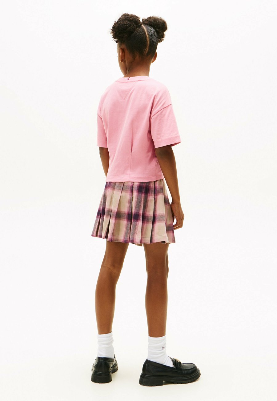 Футболка Tommy Hilfiger RUBBERISED LOGO , Mystic Pink/Light Pink — фото 3