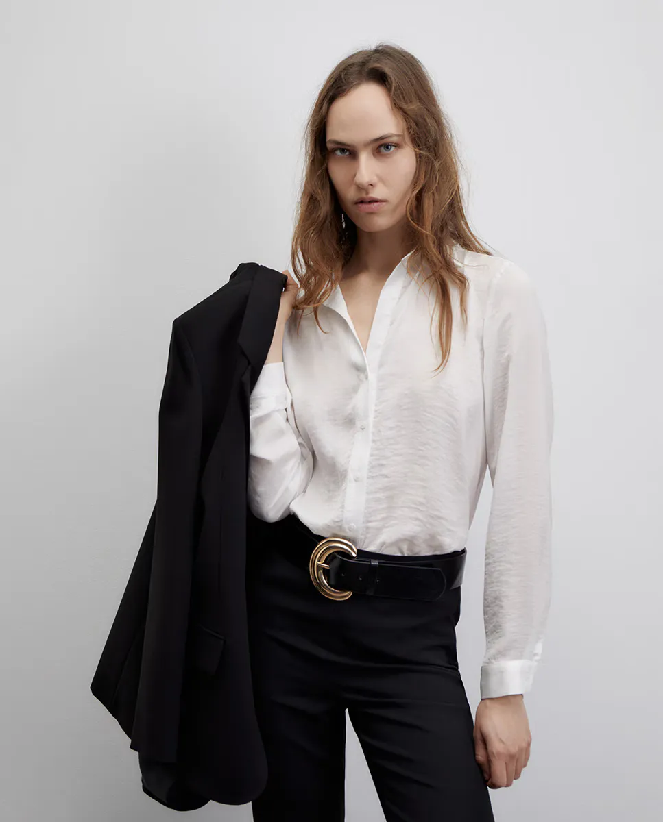 

Однотонная атласная рубашка Sfera, белый