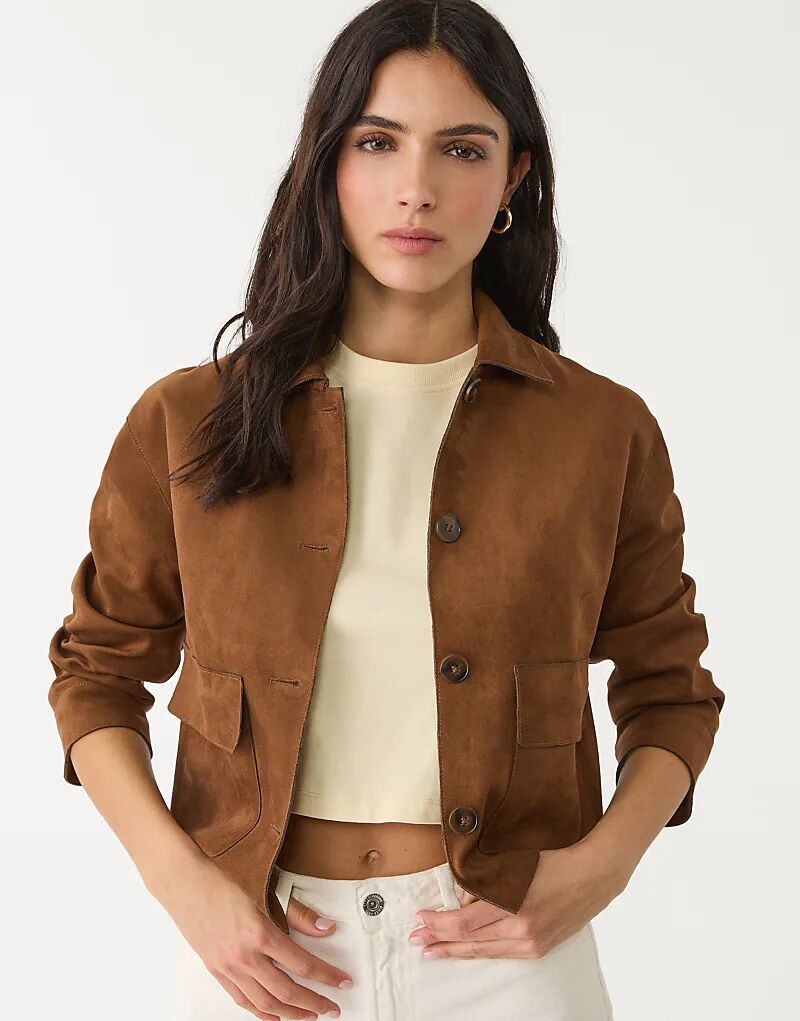 

Куртка Stradivarius из искусственной замши с карманами коричневого цвета
