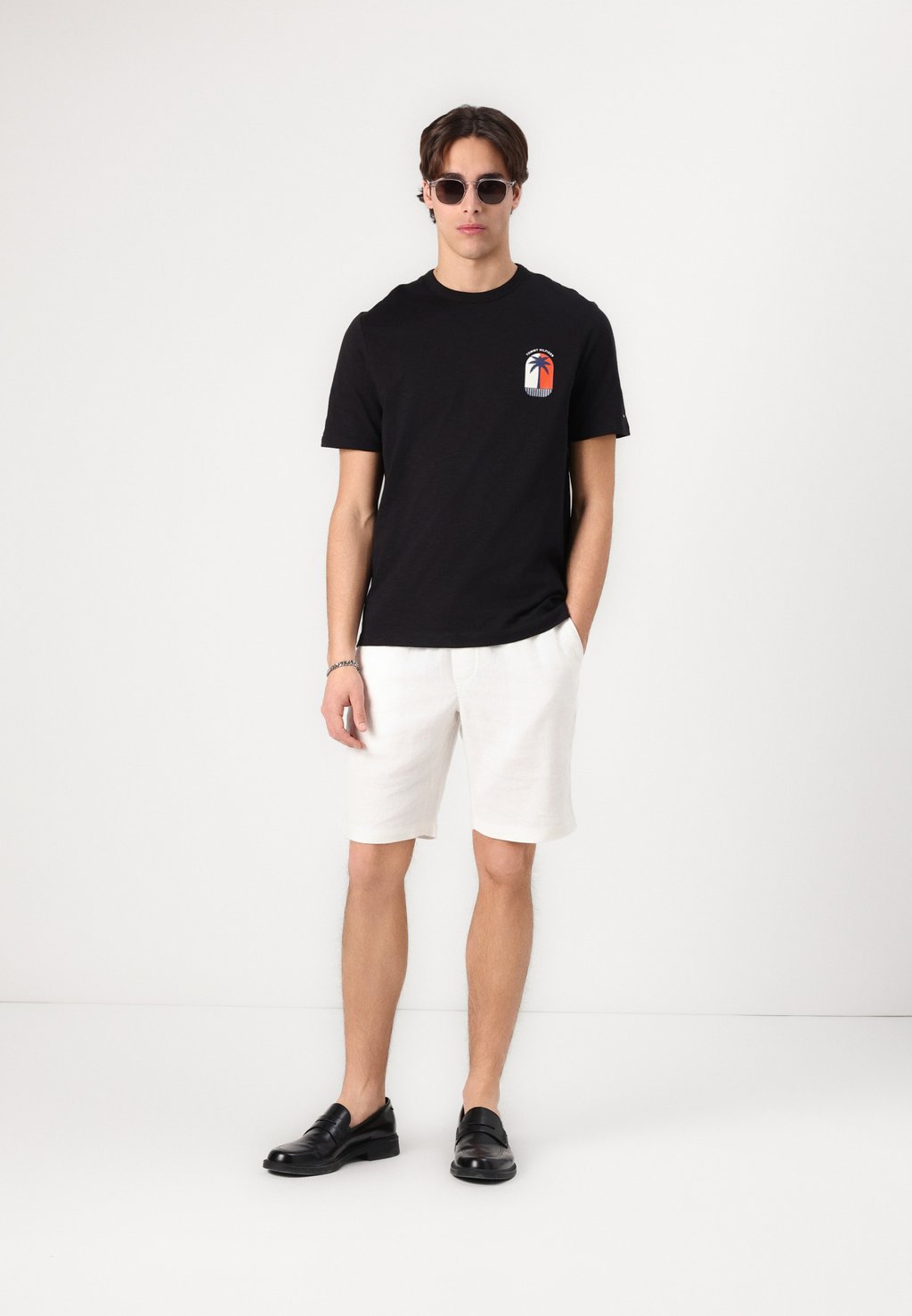 Футболка с принтом PALM TREE LABEL TEE Tommy Hilfiger, черный — фото 2