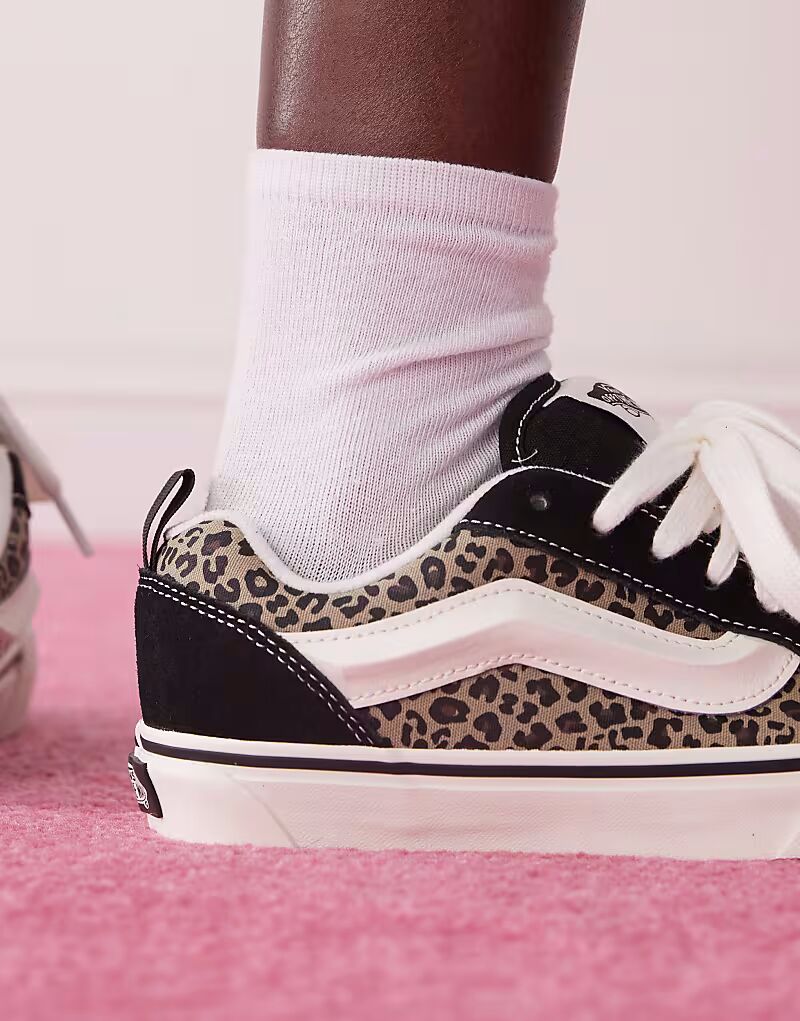 Массивные кроссовки Vans Knu Skool с черным леопардовым принтом — фото 2