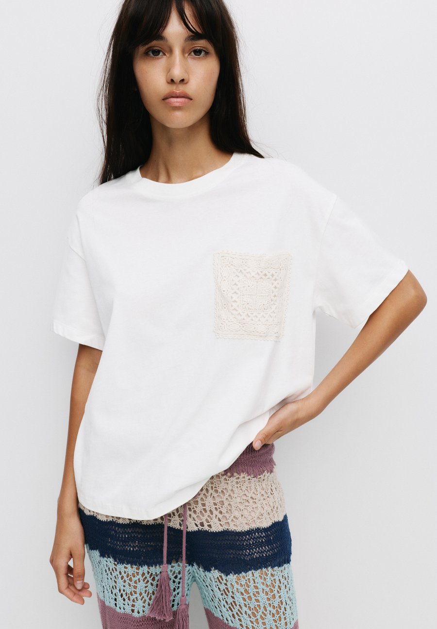

Футболка PULL&BEAR CROCHET, White