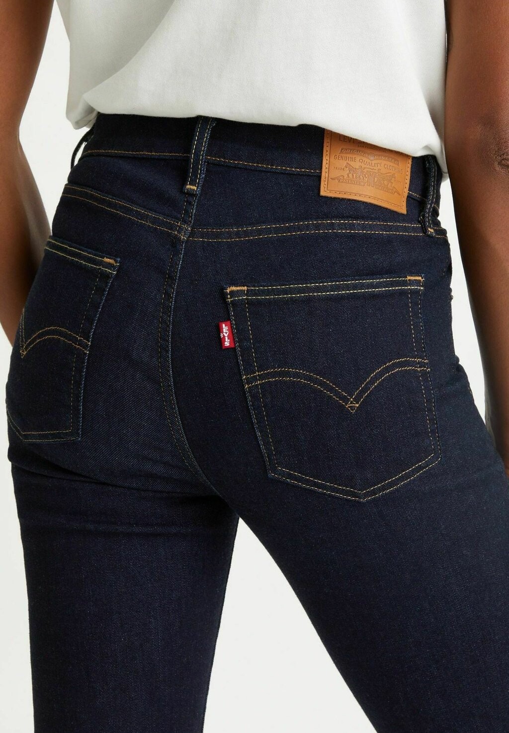 Джинсы облегающего кроя темно-синего цвета индиго Levi's — фото 3
