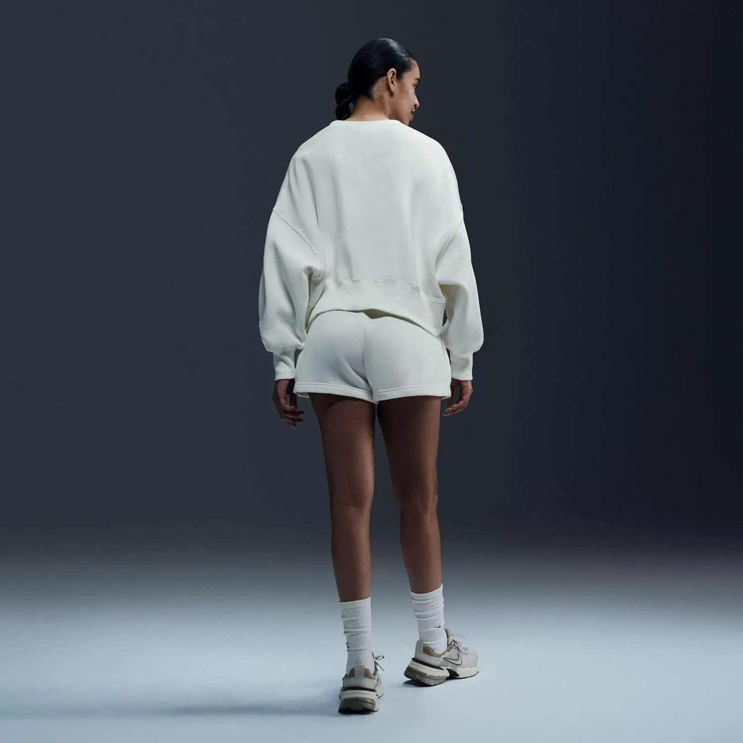 Шорты Nike Sportswear Phoenix Fleece, цвет Sail/Black — фото 3