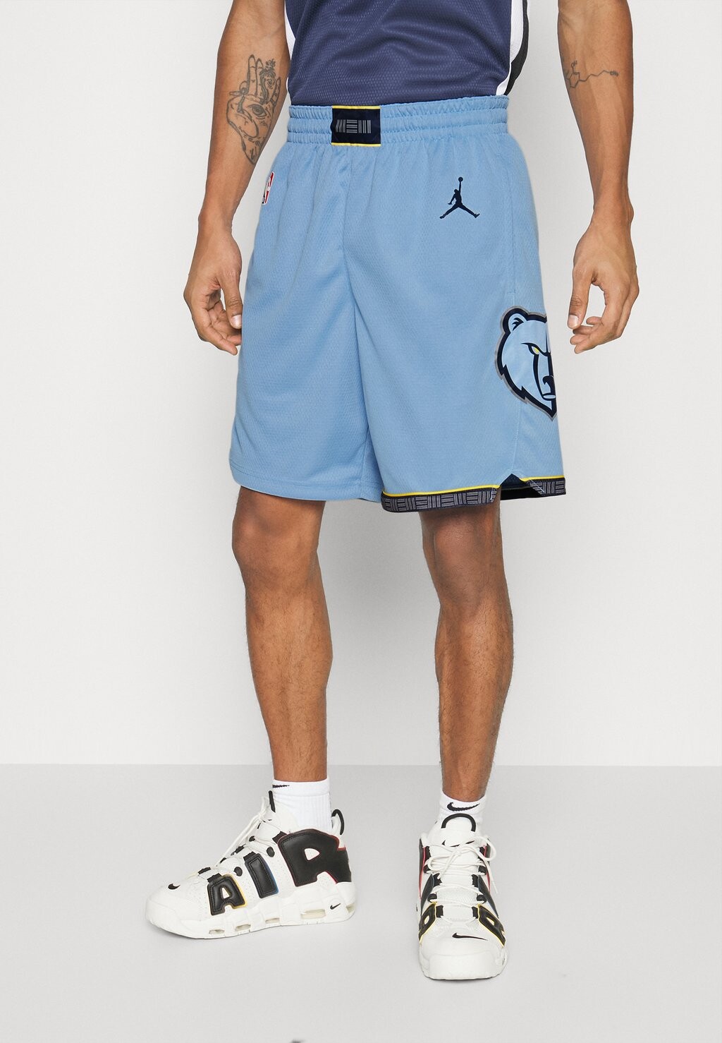 

Спортивные шорты Nike NBA MEMPHIS GRIZZLIES STATEMENT SWINGMAN SHORT, цвет Light Blue/College Navy