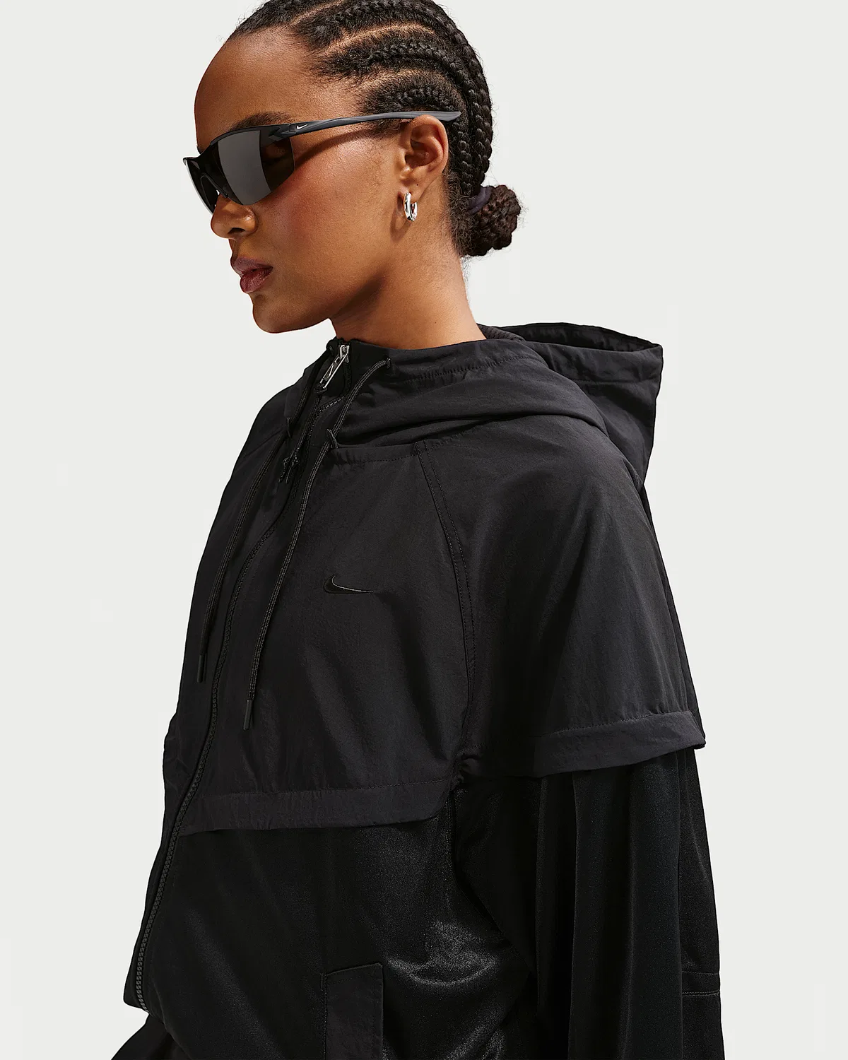 Женская оверсайз куртка Windrunner Nike Sportswear, Black/Black/Black — фото 3