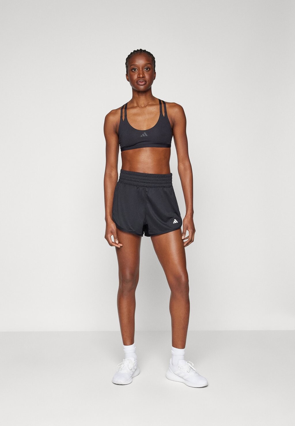 Спортивный бюстгальтер с легкой поддержкой AEROIMPACT LUXE LIGHT SUPPORT BRA adidas, черный — фото 2