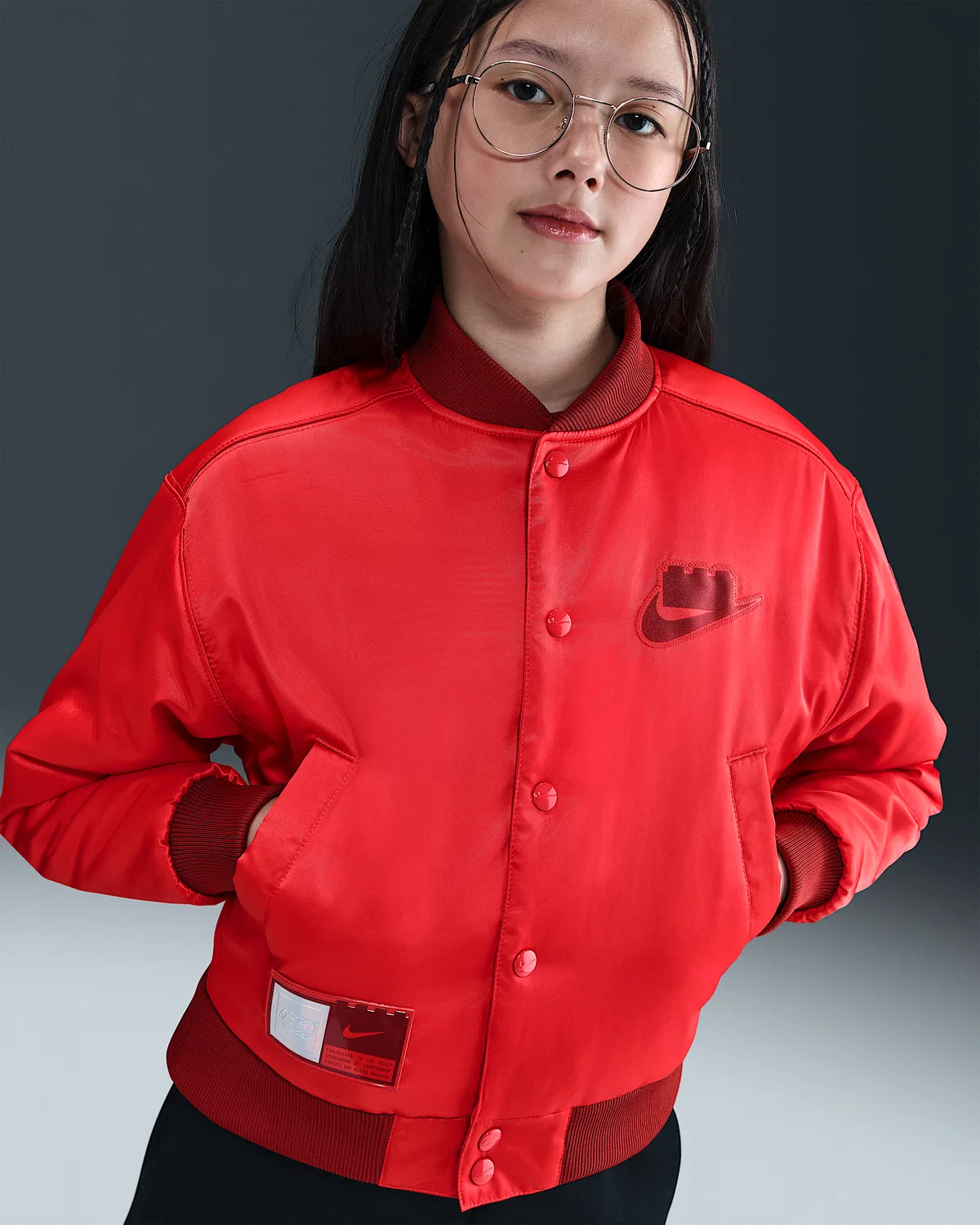 Детская баскетбольная куртка Nike x LEGO® Collection, Rush Red/Dark Cayenne/Dark Cayenne — фото 2