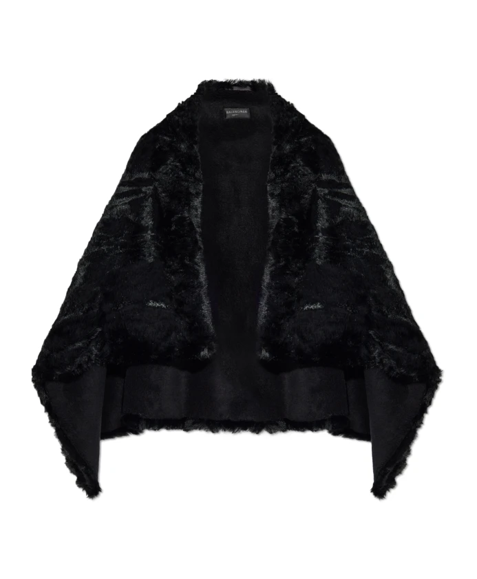 

Накидка из искусственного меха из коллекции лыжной одежды. Balenciaga, черный