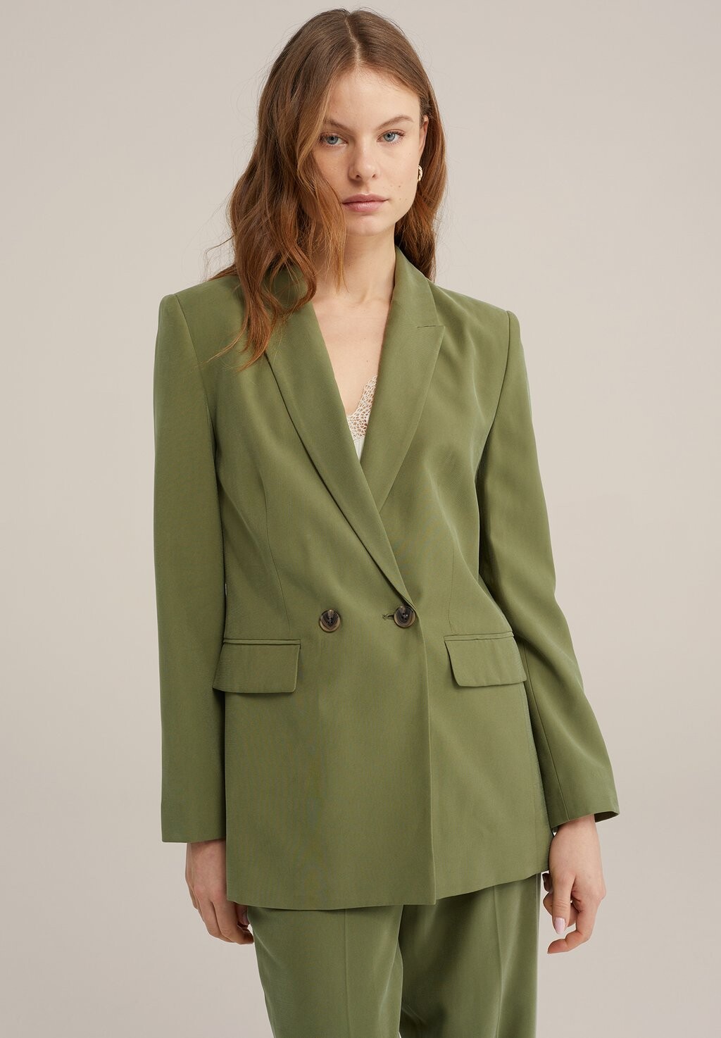 

Короткое пальто WE Fashion, цвет green