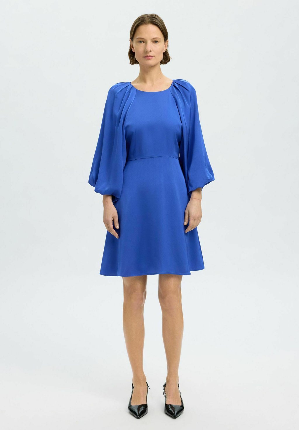 

Повседневное платье MINI RÜCKENFREIES Selected Femme, цвет Dazzling Blue