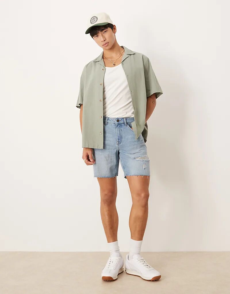 

Узкие джинсовые шорты средней длины с разрывами ASOS DESIGN светло-голубого цвета