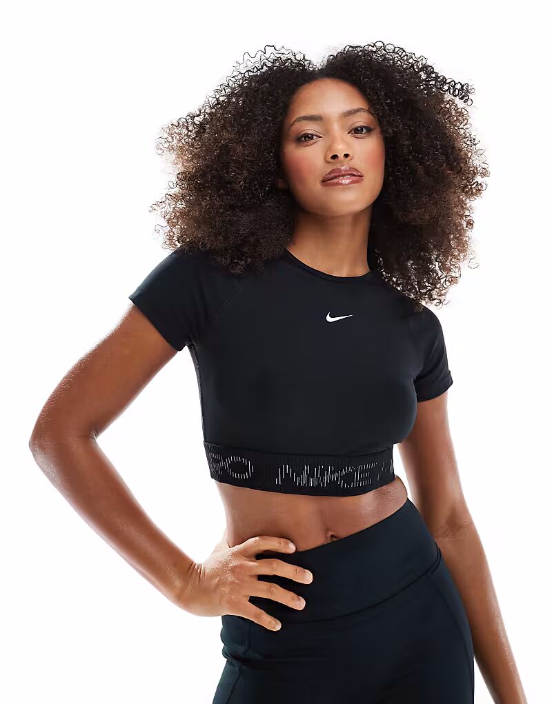 

Укороченная футболка Nike Pro Training Dri-FIT черного цвета