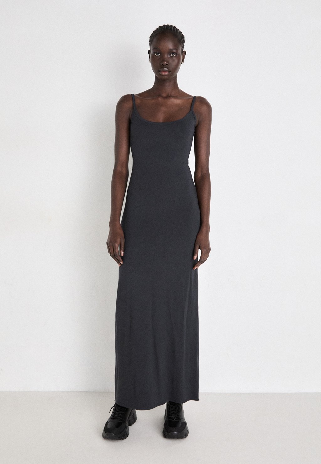 

Платье макси STRAP DRESS - Jersey dress Weekday, серый