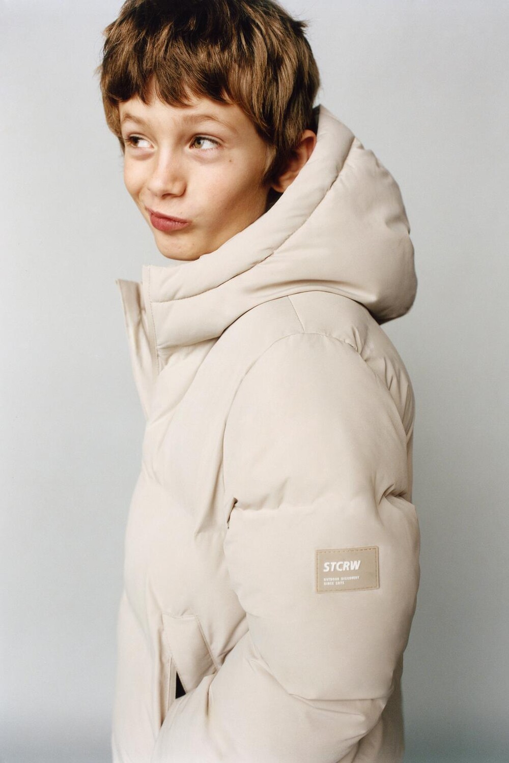 

Водоотталкивающее пальто с этикеткой ZARA, серый