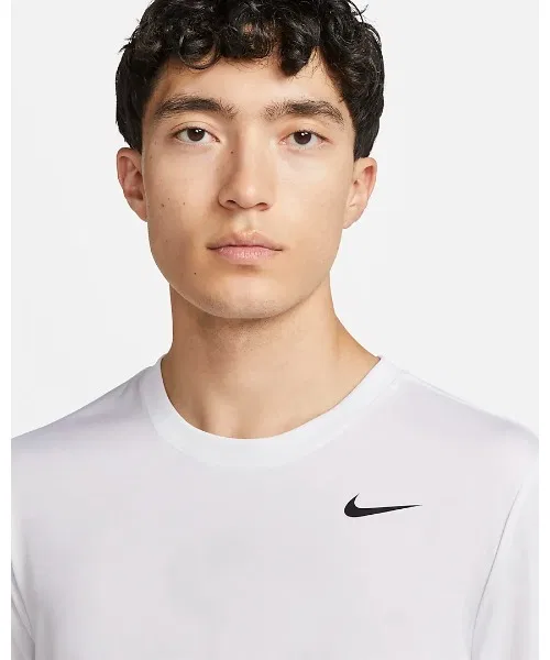 Мужская спортивная футболка NIKE Dri-FIT с логотипом серая — фото 3