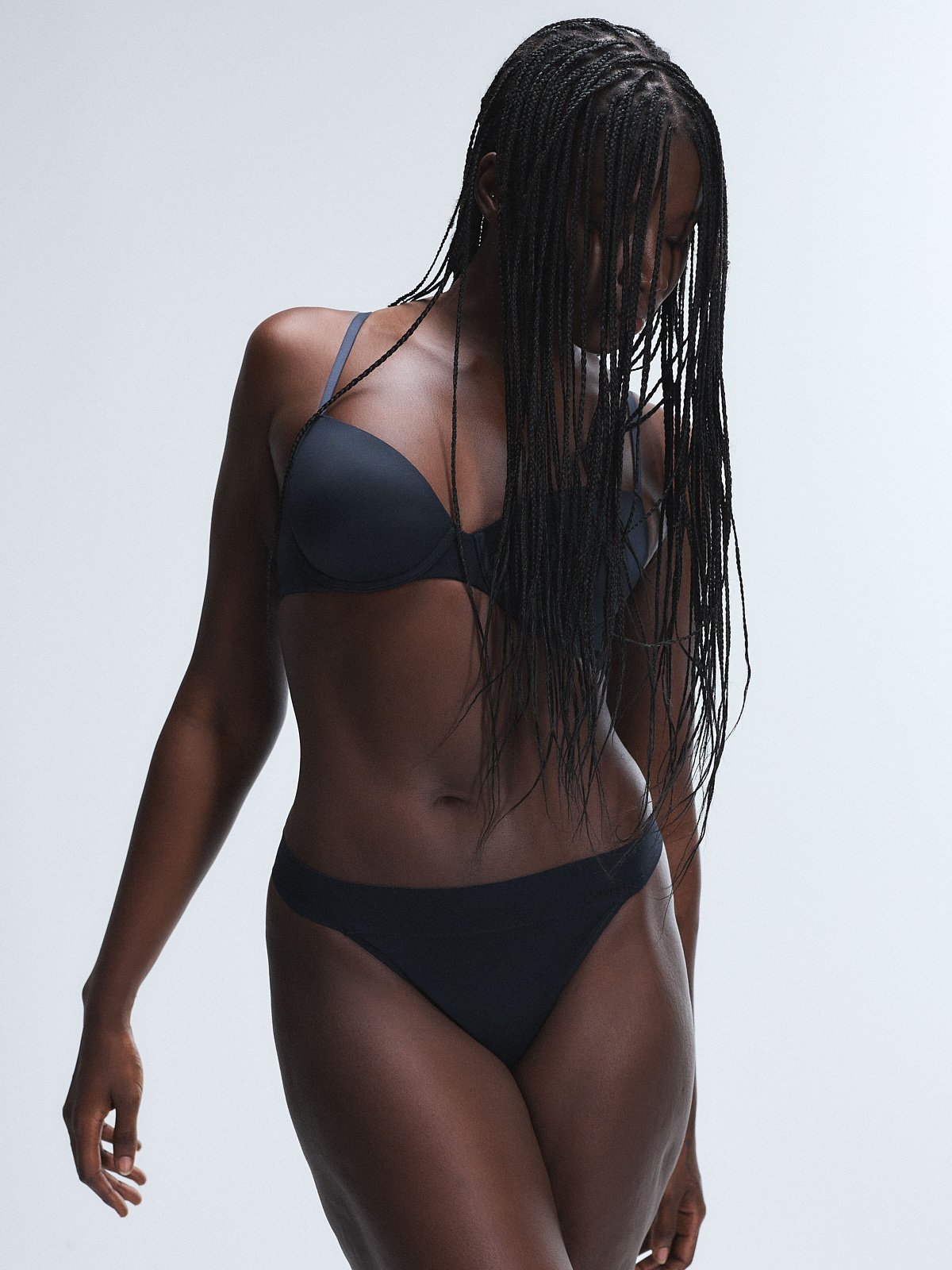 

Трусики-стринги Savage X Fenty Soft N' Savage, цвет Black Caviar