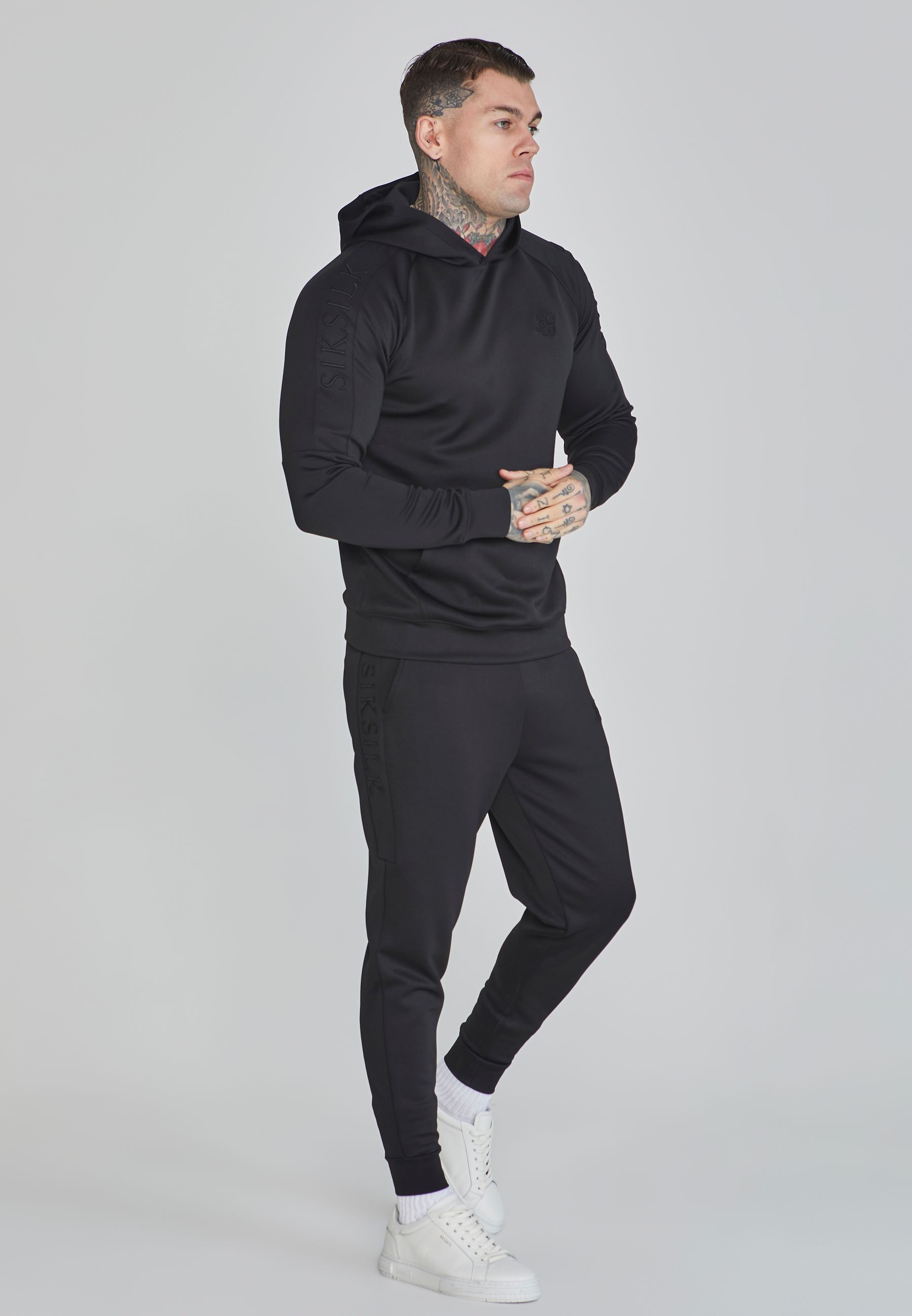 

Комплект из худи и спортивных штанов SikSilk, черный