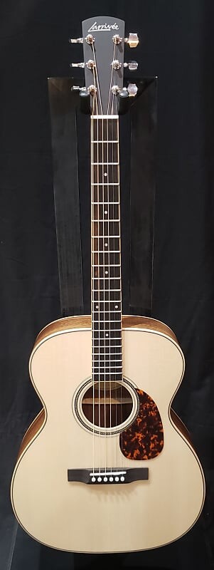 

Акустическая гитара Larrivee OM-3 Recording Series 2021 Natural Bilwara Rosewood back and sides Moonspruce Top