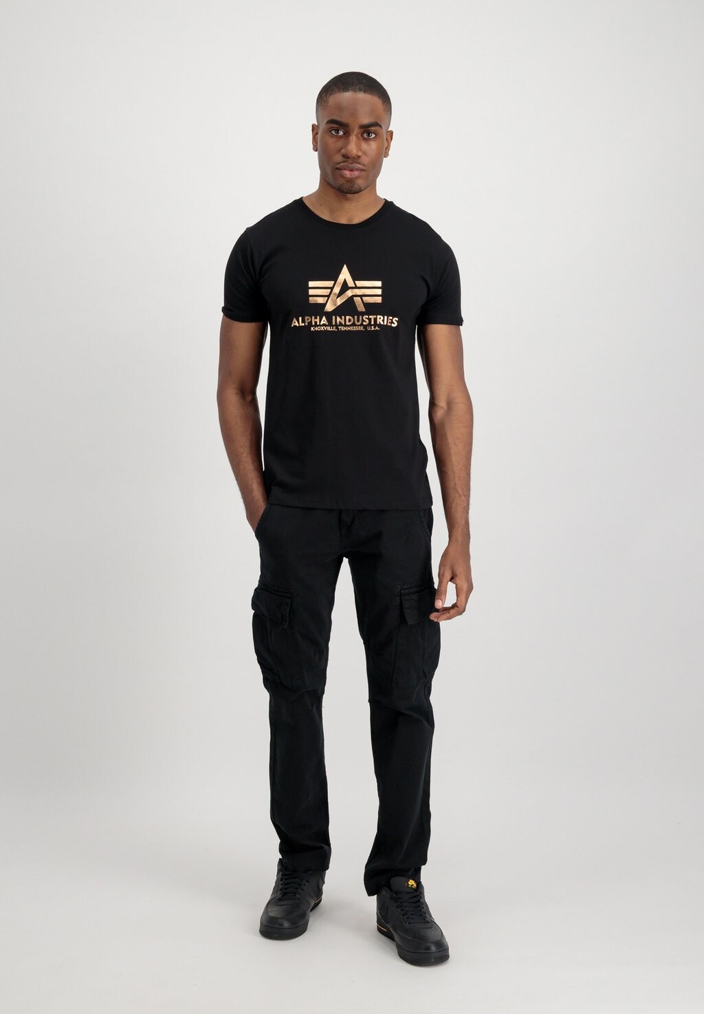 

Футболка с принтом FOIL Alpha Industries, черный