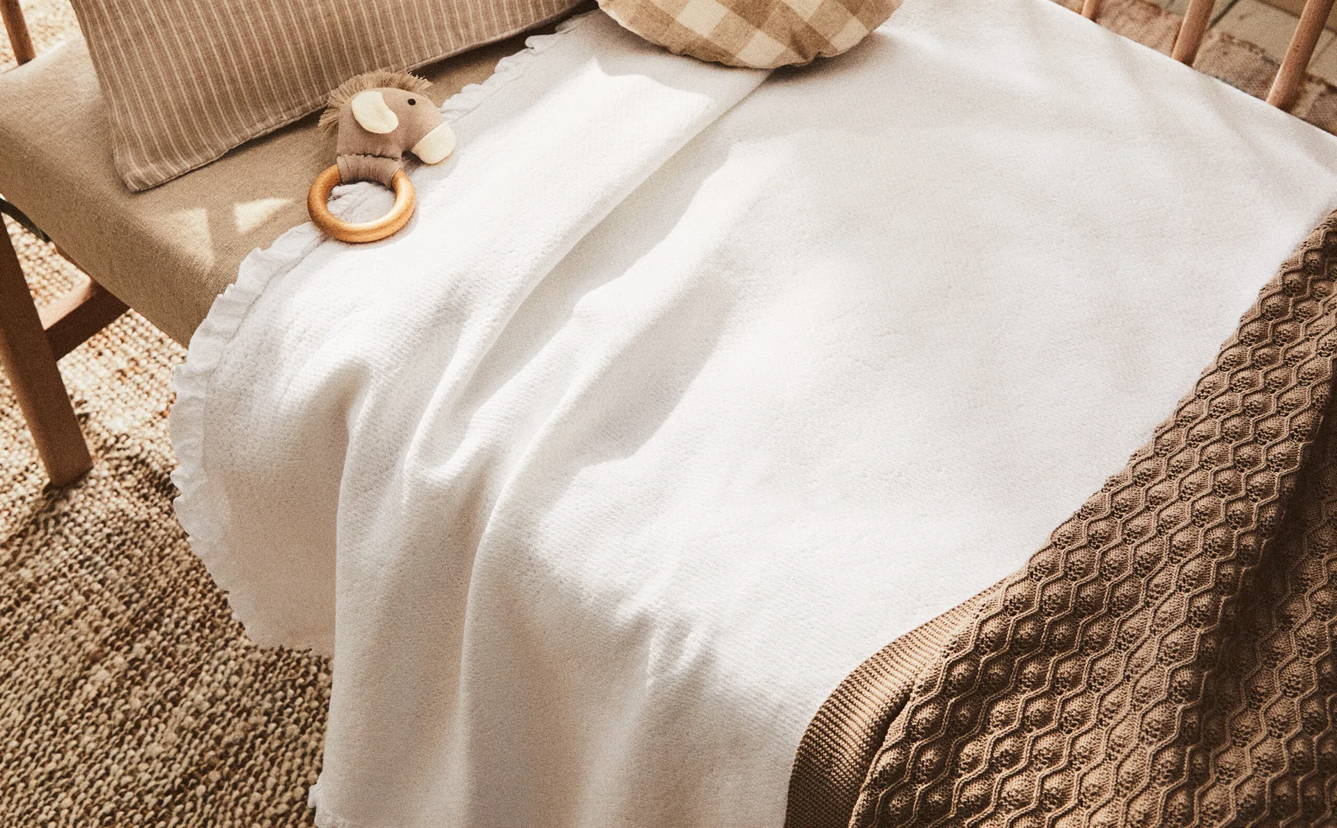 

Детское покрывало с рюшами Zara Home, белый