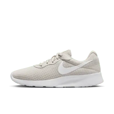 

Кроссовки Nike Tanjun, цвет Light Orewood Brown/Barely Volt/Black/White