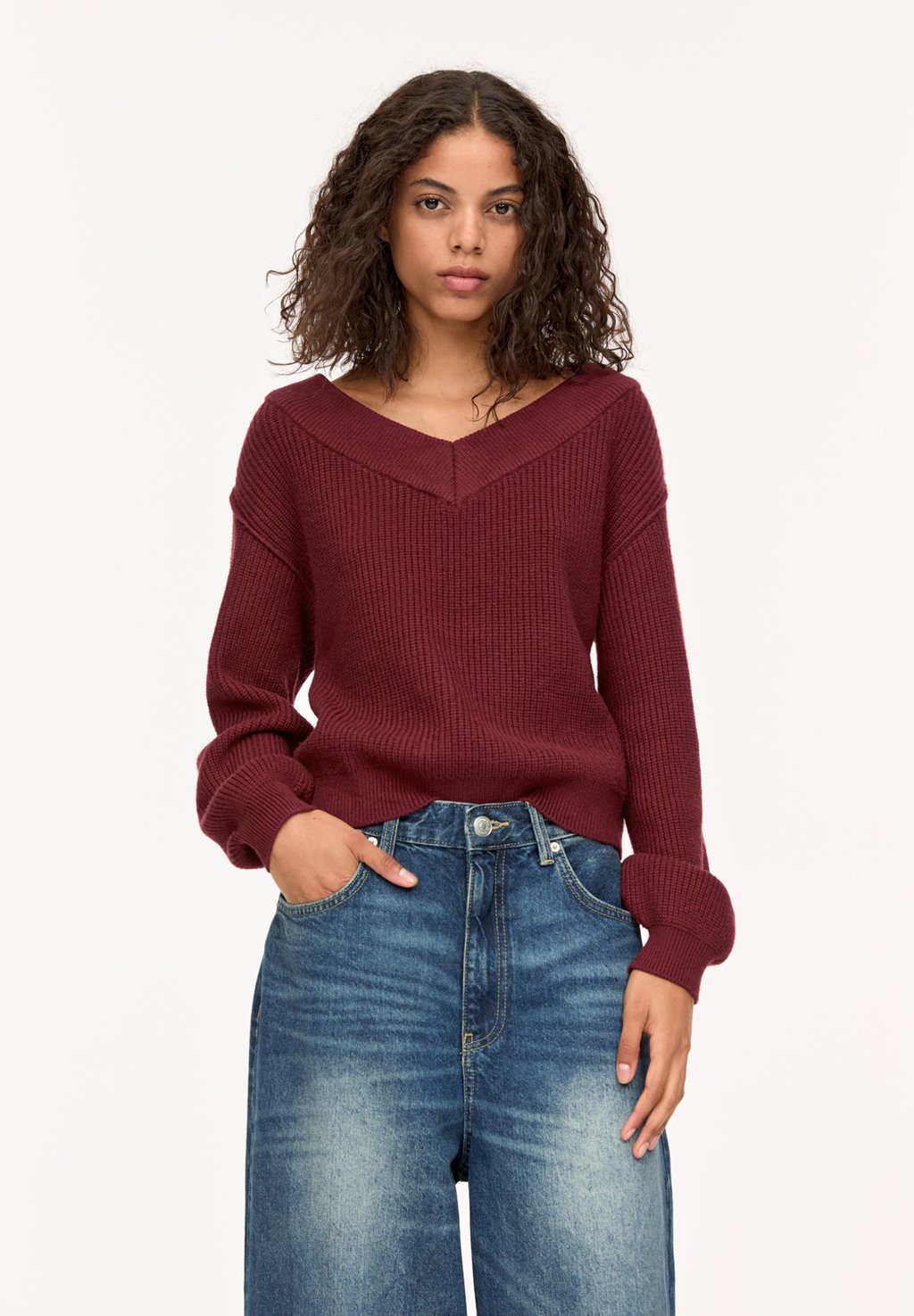 

Джемпер PURL WITH A V-NECKLINE PULL&BEAR, темно-красный