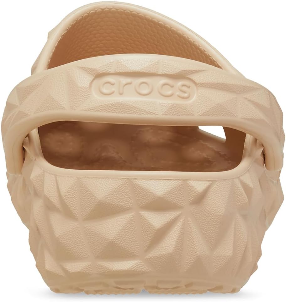Унисекс сабо Crocs Classic Geometric, 7 Women/5 Men Shitake — фото 3