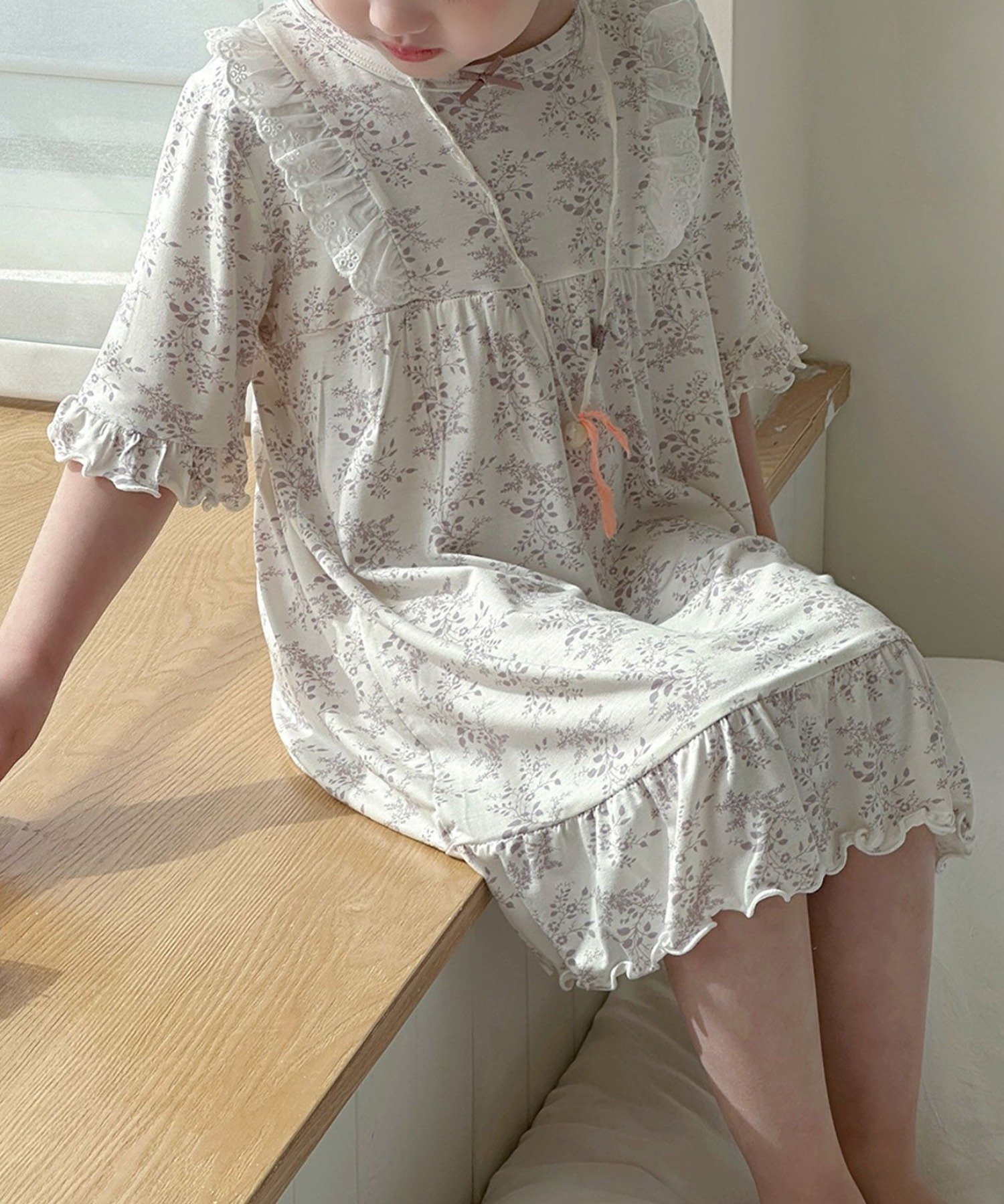 Свободное платье с ботаническим принтом Aimoha Kids, Light beige