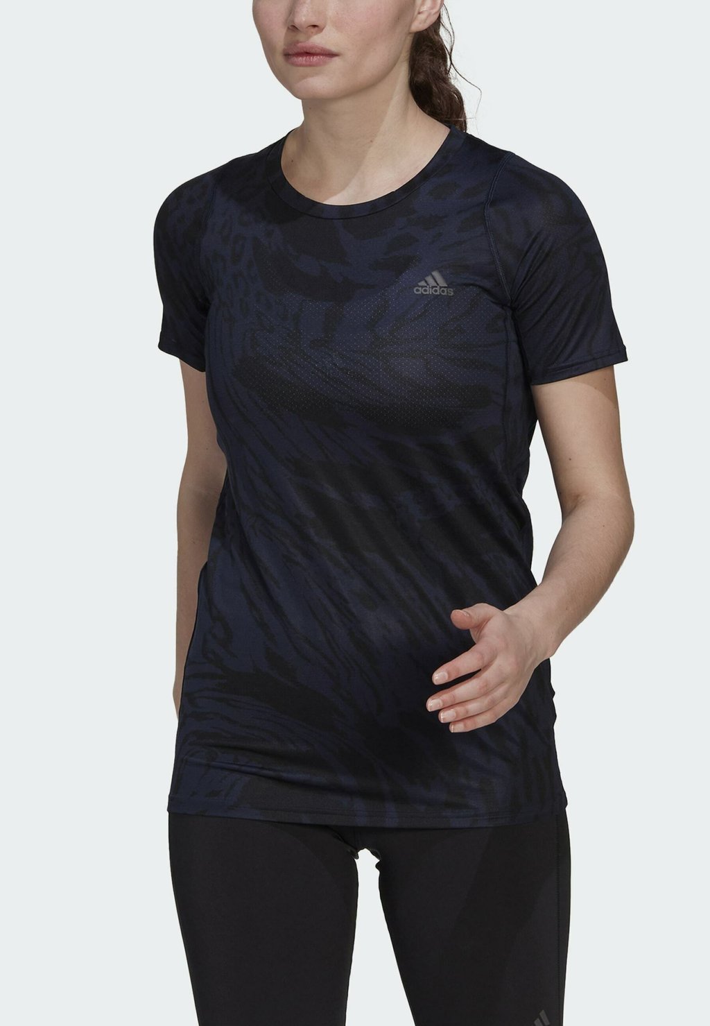 

Футболка с принтом adidas Performance, синий
