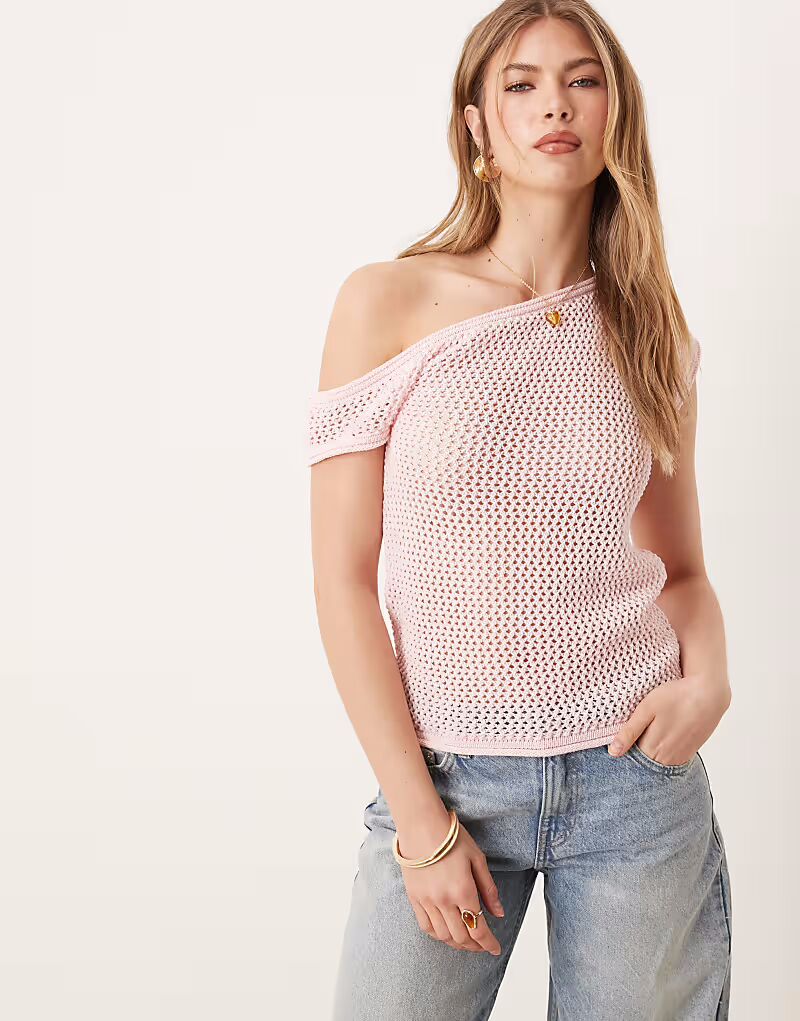 

Вязаный топ на одно плечо ASOS DESIGN нежно-розового цвета