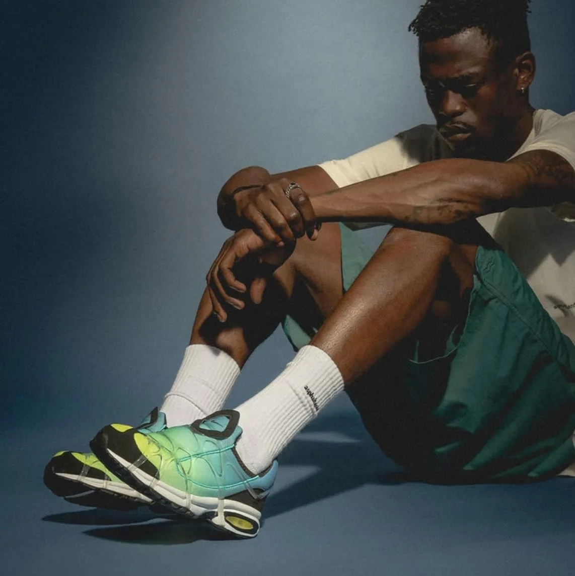 Мужские кроссовки Nike Air Kukini Se, белый/черный — фото 2