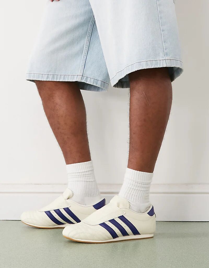 Кроссовки для тхэквондо adidas Originals в кремово-белом и синем цветах — фото 4