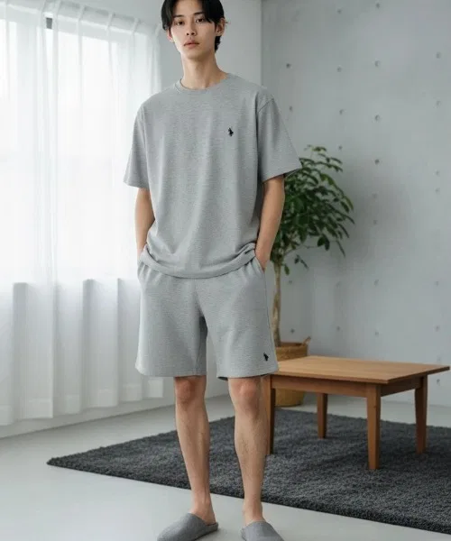Комплект из двух предметов от US POLO ASSN. x U.S. Polo Assn.: объемная мини-толстовка с коротким рукавом из французского махрового трикотажа и шорты с вышитым логотипом / Домашняя одежда / Повседневная одежда / Пижама / Женская и мужская — фото 4