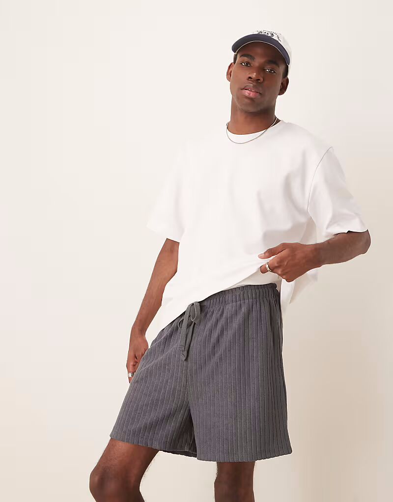 

Шорты ASOS DESIGN