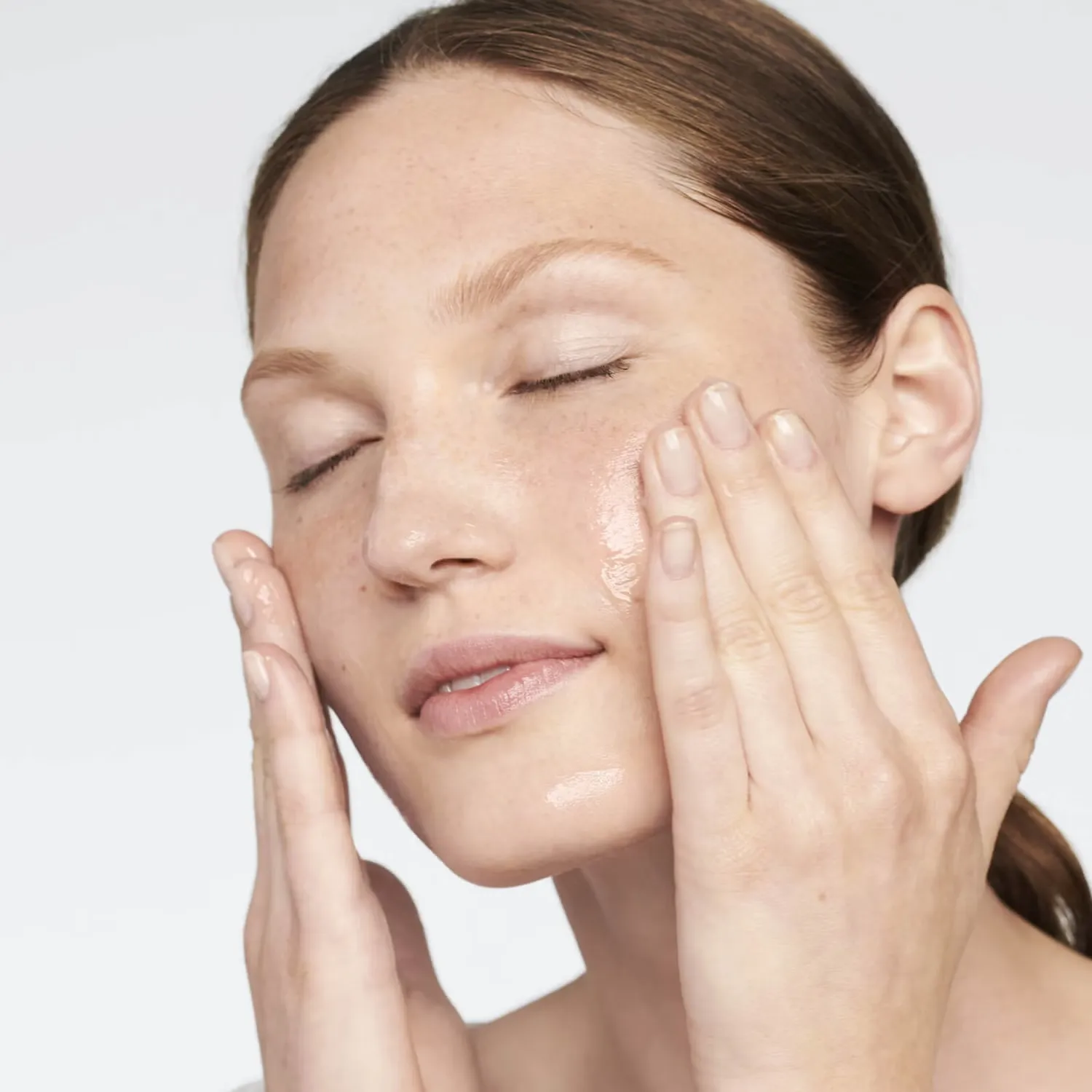 Moisture Surge SPF25 Прозрачное увлажняющее средство 30 мл Clinique — фото 3
